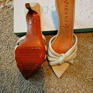 Vicenza leather kitten heels